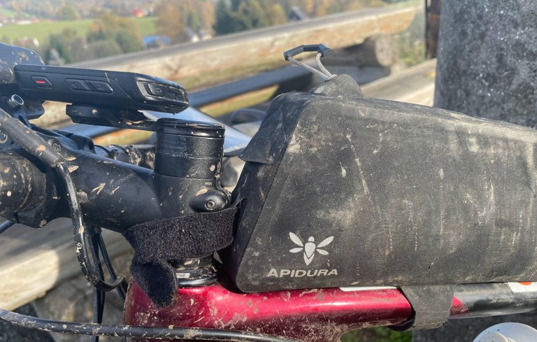 Detail brašny Apidura Racing Long Top Tube.