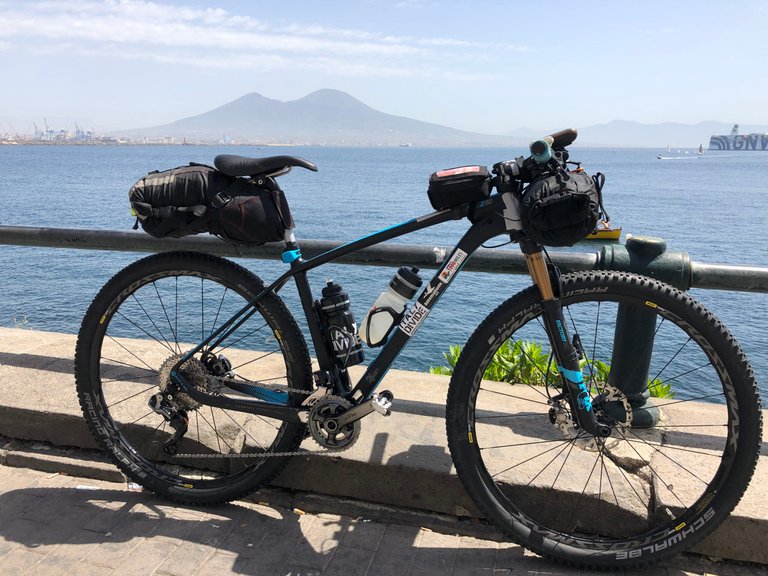 自転車本体 Garmin edge 1030 & Lezyne Lite 1000XL Garmin edge 1030 & Lezyne Lite 1000XL